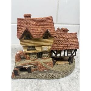 Vintage David Winter Hand painted Collectible: Market Street 1980. Pre-owned